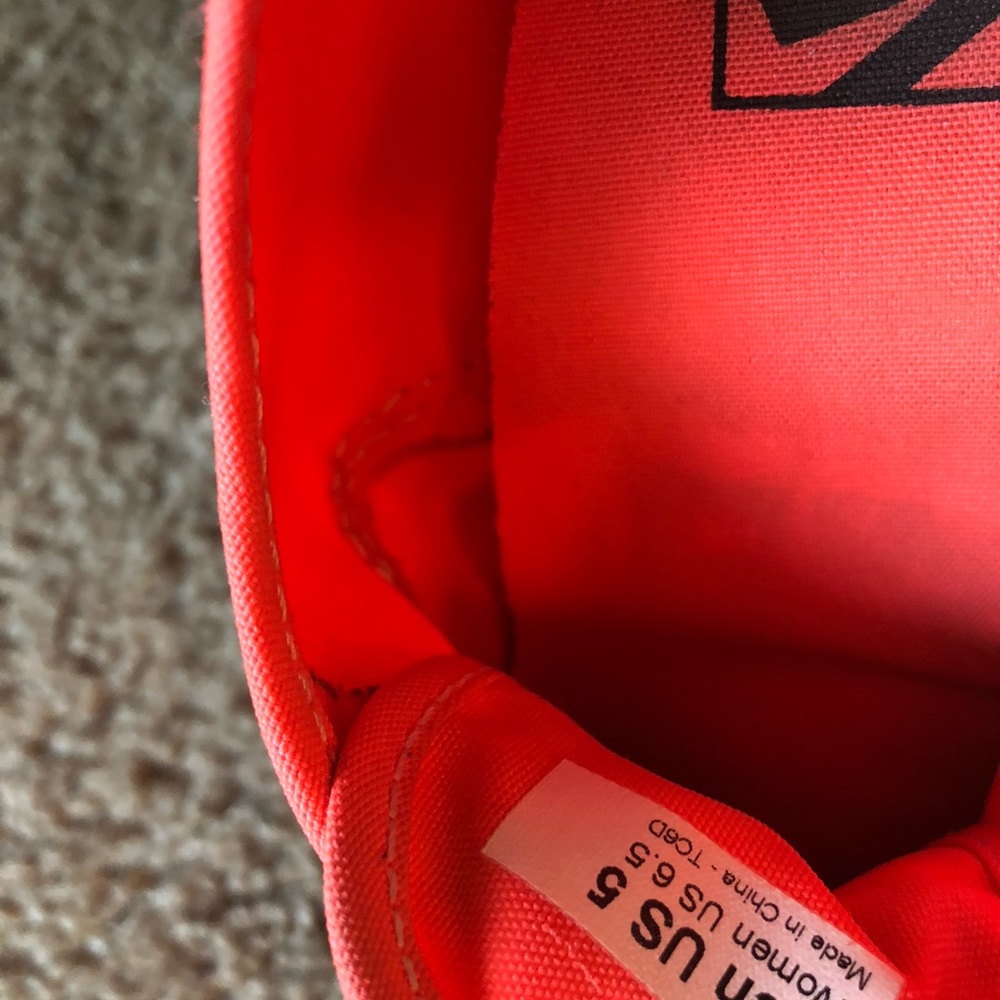 Vans - Picture 4 of 6